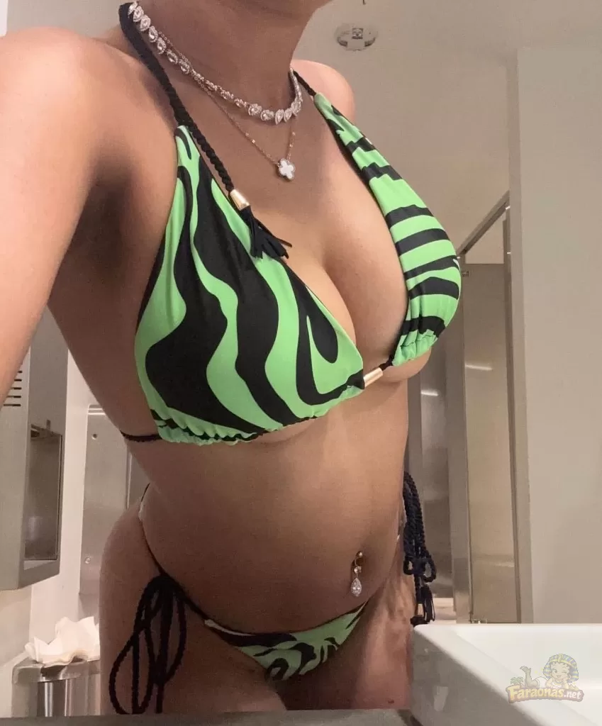 Your Sweetest Treat Available Now 🍦Everything you've been looking for! 👅 - foto 2